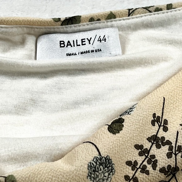 Bailey 44 Small Ivory Cream Floral Off the Shoulder Blouse - Picture 5 of 8
